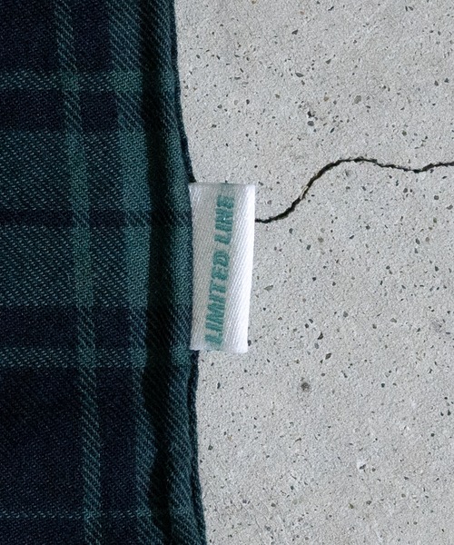 Limited Line Naive Magic(リミテッドラインナイーブマジック)の「【a】〔PETTYWOLF〕ワンポイント刺繍 オーバーサイズ ツイルチェック BDシャツ 長袖(シャツ/ブラウス・メンズ・ブラック/ネイビー・MEDIUM/LARGE)」の11枚目の写真