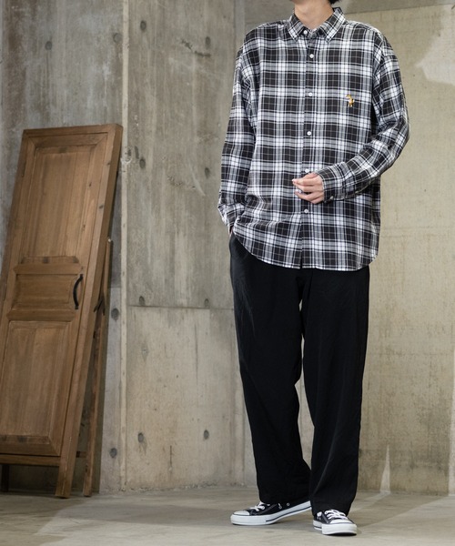 Limited Line Naive Magic(リミテッドラインナイーブマジック)の「【a】〔PETTYWOLF〕ワンポイント刺繍 オーバーサイズ ツイルチェック BDシャツ 長袖(シャツ/ブラウス・メンズ・ブラック/ネイビー・MEDIUM/LARGE)」の5枚目の写真