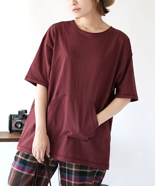 e-zakkamania stores(イーザッカマニアストアーズ)の「2way ヘンリーネック ポケットTEE(Tシャツ/カットソー・レディース・グレイッシュベージュ/ワイン/チャコール・フリー)」の3枚目の写真