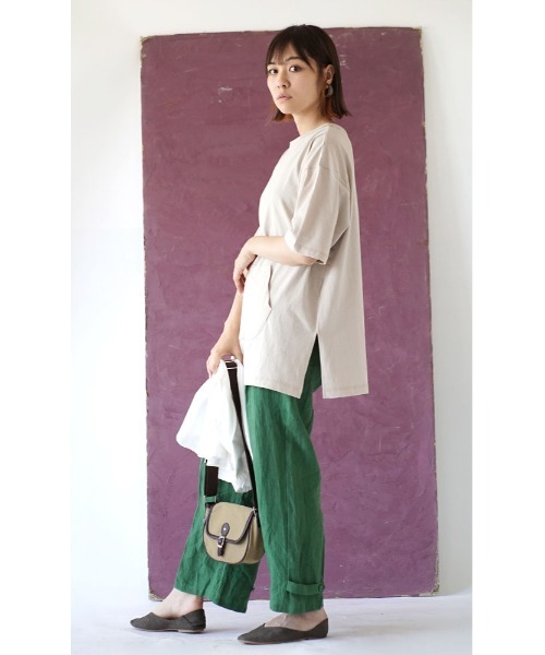 e-zakkamania stores(イーザッカマニアストアーズ)の「2way ヘンリーネック ポケットTEE(Tシャツ/カットソー・レディース・グレイッシュベージュ/ワイン/チャコール・フリー)」の12枚目の写真