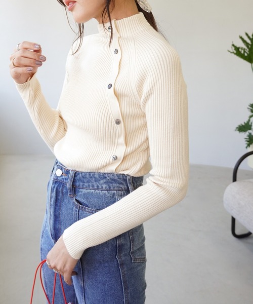 IAMUSE(アイアミューズ)の「ボタンデザインニット S0357【IAMUSE】(ニット/セーター・レディース・グレー/ベージュ/アイボリー/ブラック/ブルーグレー・FREE)」の15枚目の写真