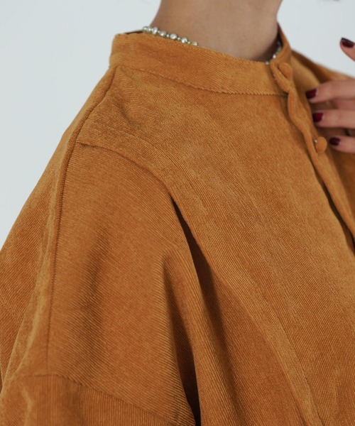 TINA:JOJUN(ティーナジョジュン)の「ユニセックス コーデュロイシャツ TINA:JOJUN(シャツ/ブラウス・レディース・グリーン/キャメル・M)」の15枚目の写真