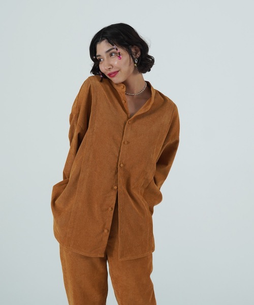TINA:JOJUN(ティーナジョジュン)の「ユニセックス コーデュロイシャツ TINA:JOJUN(シャツ/ブラウス・レディース・グリーン/キャメル・M)」の21枚目の写真