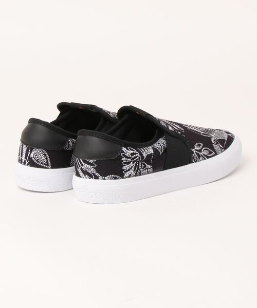 adidas（アディダス）の「《adidas》VULCRAID3R SLIPON U（スリッポン・メンズ・ブラック系その他・22.5cm/23.5cm/24.5cm/25.5cm/26.5cm/27.5cm/23.0cm/24.0cm/25.0cm/26.0cm/27.0cm/28.0cm）」の3枚目の写真