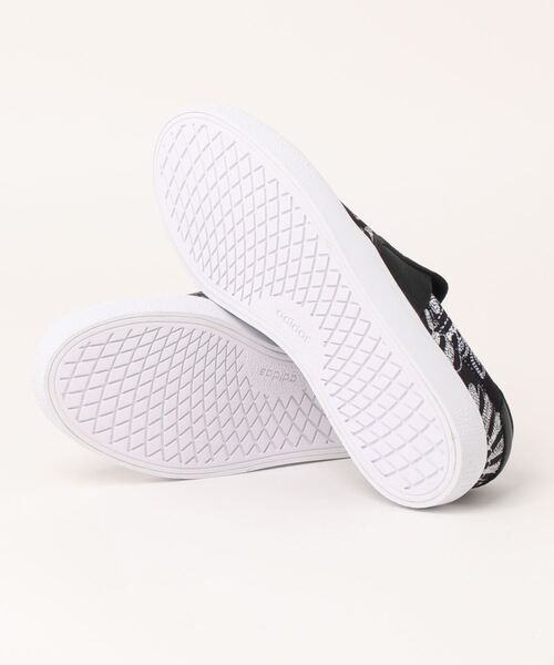 adidas（アディダス）の「《adidas》VULCRAID3R SLIPON U（スリッポン・メンズ・ブラック系その他・22.5cm/23.5cm/24.5cm/25.5cm/26.5cm/27.5cm/23.0cm/24.0cm/25.0cm/26.0cm/27.0cm/28.0cm）」の2枚目の写真