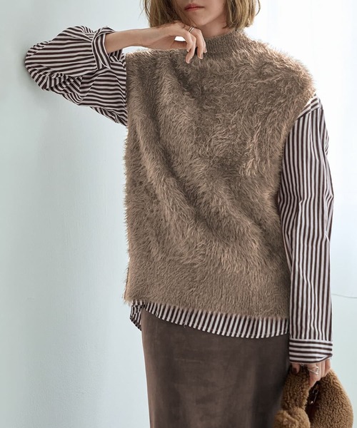 STYLE DELI(スタイルデリ)の「ふわふわシャギーハイネックベスト(ベスト・レディース・ブラック/ブラウン系・FREE)」の1枚目の写真