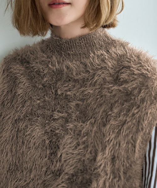 STYLE DELI(スタイルデリ)の「ふわふわシャギーハイネックベスト(ベスト・レディース・ブラック/ブラウン系・FREE)」の6枚目の写真