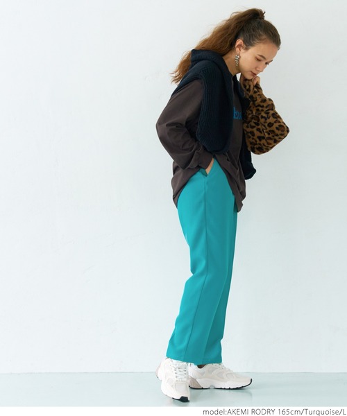 coca（coca）（コカ）の「ポリネルツイルテーパードパンツ（スラックス・レディース・イエロー/ワイン/ブラック/ターコイズブルー・M/L）」の18枚目の写真