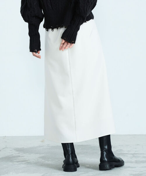 fredy emue（フレディエミュ）の「アシメプリーツミディ丈スカート（スカート・レディース・ブラック/オフホワイト・38/36）」の11枚目の写真