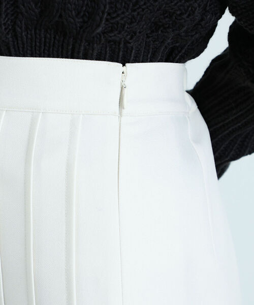 fredy emue（フレディエミュ）の「アシメプリーツミディ丈スカート（スカート・レディース・ブラック/オフホワイト・38/36）」の3枚目の写真