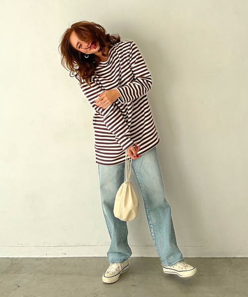 CHERI since1985(シェリ)の「ボートネックビッグシルエット裏起毛ボーダーカットソー(Tシャツ/カットソー・レディース・ブラック/ブラウン・FREE)」の2枚目の写真