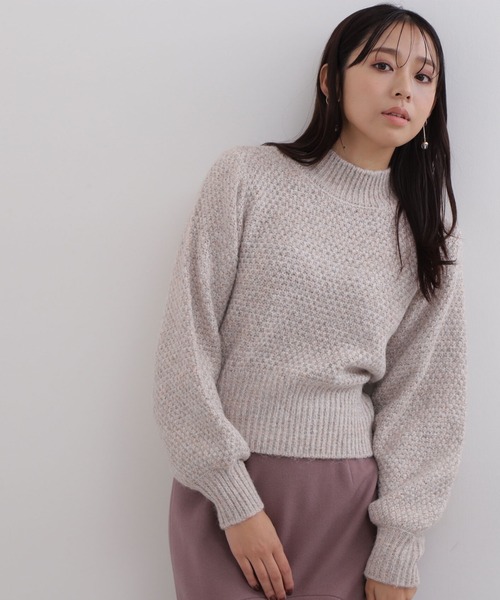 NATURAL BEAUTY BASIC（ナチュラルビューティーベーシック）の「フェザーＭＩＸラメリリヤーンニット（ニット/セーター・レディース・グレー/ベージュ/ピンク・MEDIUM）」の10枚目の写真