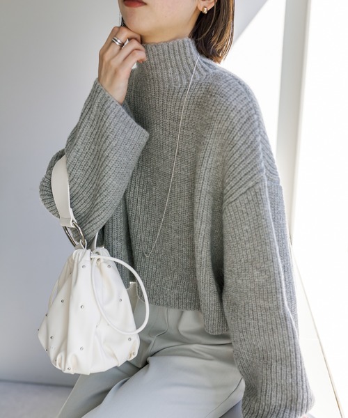 loti(ロティ)の「loti スタッズ巾着BAG(ハンドバッグ・レディース・ブラック/オフホワイト・FREE)」の9枚目の写真