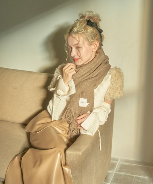 pomiii（ポミー）の「フリンジマフラー（マフラー・レディース・ブルー/ピンク/ブラウン・FREE）」の2枚目の写真