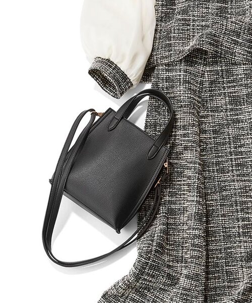 SHOO・LA・RUE（シューラルー）の「◆カードケース付きミニショルダーバッグ（ショルダーバッグ・レディース・ベージュ/ライトグリーン/グレー/ブラック/イエロー・00）」の2枚目の写真