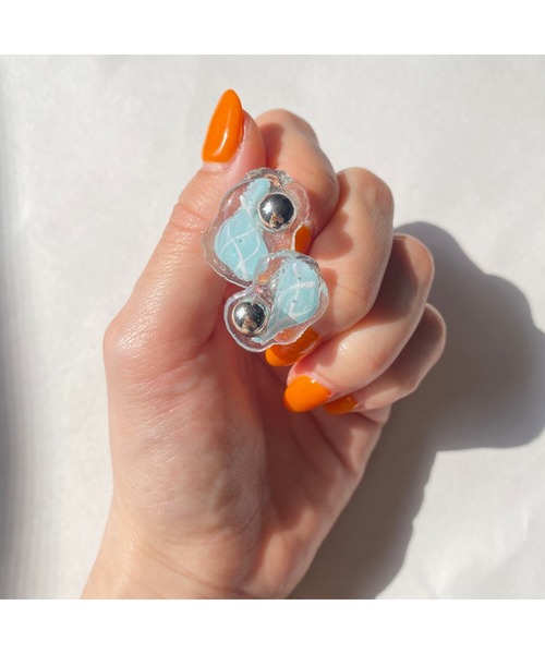 tone(トーン)の「【mumeiya】turtle ピアス (MA)(ピアス(両耳用)・レディース・ホワイト/ブルー・FREE)」の2枚目の写真