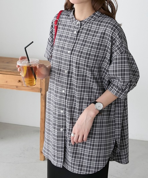 BONLECILL（ボンルシール）の「アソート柄 ボリュームスリーブバンドカラー半袖シャツ（シャツ/ブラウス・レディース・オフホワイト/ネイビー系/ブラック/ブラック系/オレンジ/ネイビー系1/ブラック系1/ブルー/ネイビー系2/ホワイト系1/ブラック系3/ブラック系2/ネイビー系3・FREE/S）」の5枚目の写真