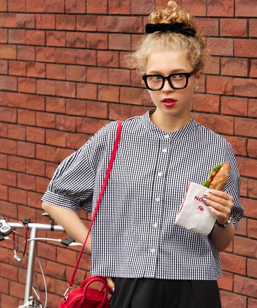 BONLECILL（ボンルシール）の「アソート柄 ボリュームスリーブバンドカラー半袖シャツ（シャツ/ブラウス・レディース・オフホワイト/ネイビー系/ブラック/ブラック系/オレンジ/ネイビー系1/ブラック系1/ブルー/ネイビー系2/ホワイト系1/ブラック系3/ブラック系2/ネイビー系3・FREE/S）」の6枚目の写真