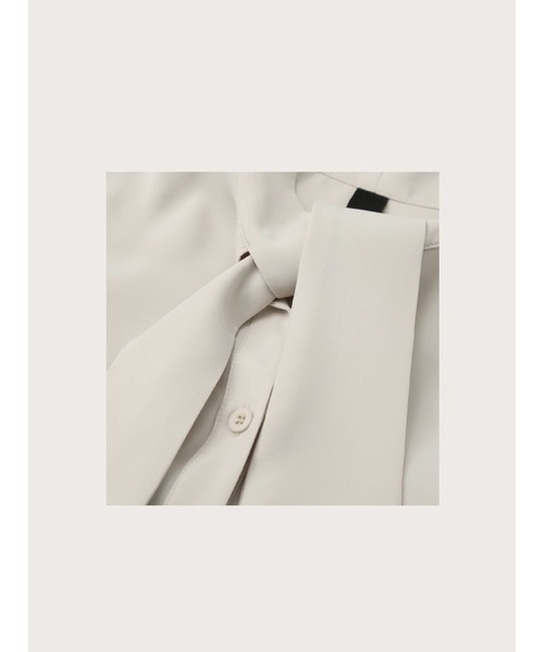 LA POMME jours(ラポミ・ジュール)の「シンプルリボンシフォンブラウス/Ribbon Classical Blouse【LA POMME jours/ラポミ・ジュール】(シャツ/ブラウス・レディース・クリーム/ダークブルー・MEDIUM/SMALL/LARGE)」の5枚目の写真