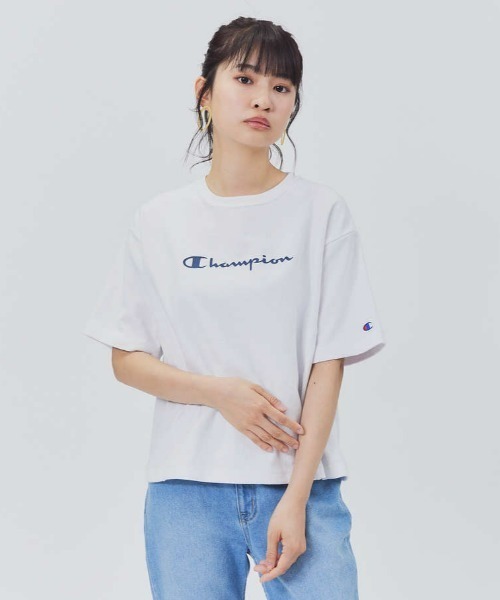 Champion（チャンピオン）の「【Champion】フロント刺繍Ｔシャツ（Tシャツ/カットソー・レディース・ホワイト/ベージュ・M/L）」の2枚目の写真