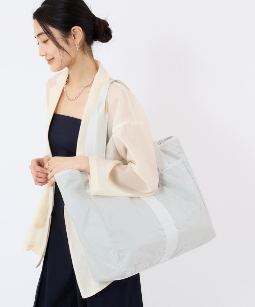 LeSportsac(レスポートサック)の「GYM TOTE BAG ブランC(トートバッグ・レディース・ホワイト・FREE)」の3枚目の写真