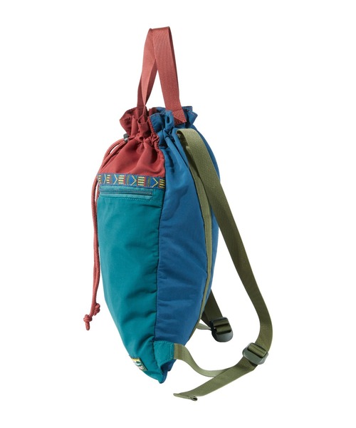 L.L.Bean(エルエルビーン)の「マウンテン・クラシック・ドローストリング・パック、マルチ(バックパック/リュック・レディース・グリーン系その他/ブルー系その他・ONE SIZE)」の5枚目の写真