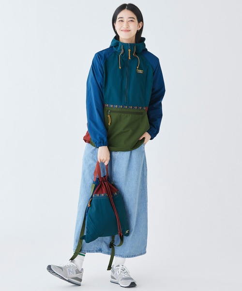 L.L.Bean(エルエルビーン)の「マウンテン・クラシック・ドローストリング・パック、マルチ(バックパック/リュック・レディース・グリーン系その他/ブルー系その他・ONE SIZE)」の14枚目の写真