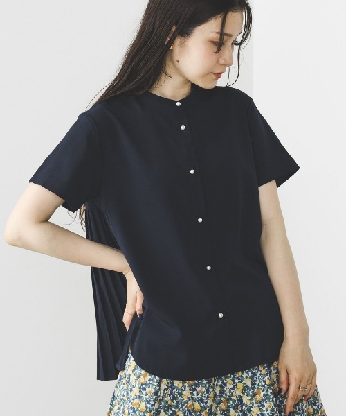 BEAMS HEART（ビームスハート）の「バックプリーツ ブラウス（シャツ/ブラウス・レディース・オフホワイト/ネイビー/ブルー・FREE）」の10枚目の写真