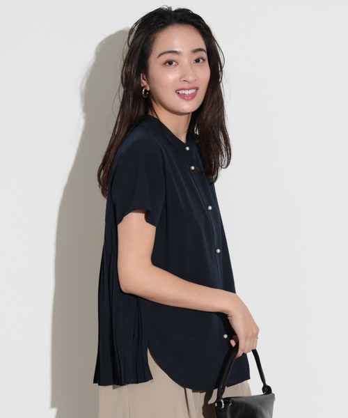 BEAMS HEART（ビームスハート）の「バックプリーツ ブラウス（シャツ/ブラウス・レディース・オフホワイト/ネイビー/ブルー・FREE）」の9枚目の写真