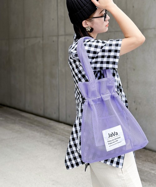 Java（ジャバ）の「《JAVAジャバ 別注》お洒落度アップ。シアーメッシュ２way巾着トートバッグ（トートバッグ・レディース・ブルー/パープル/ブラック/ホワイト・ONE SIZE）」の4枚目の写真