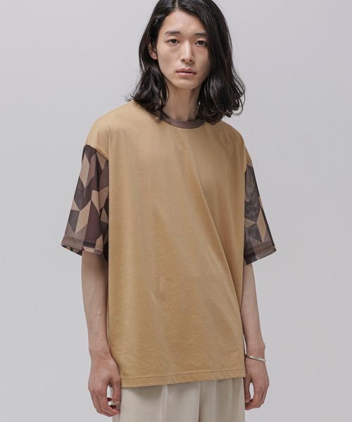 NANO universe(ナノユニバース)の「LB.04/幾何学切り替えTシャツ(Tシャツ/カットソー・メンズ・ライトグレー/ベージュ/チャコール・L/M/S)」の1枚目の写真