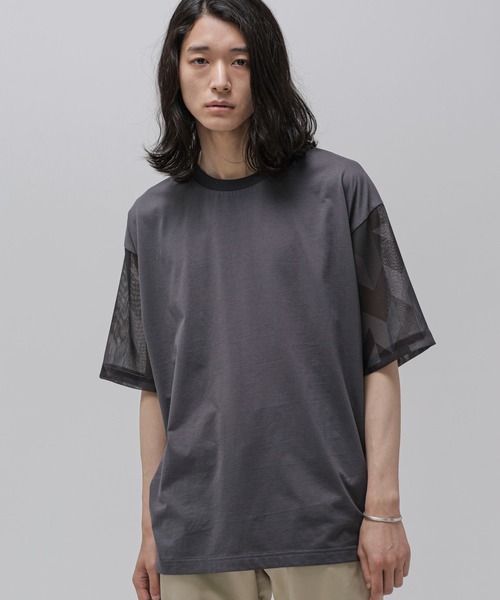 NANO universe(ナノユニバース)の「LB.04/幾何学切り替えTシャツ(Tシャツ/カットソー・メンズ・ライトグレー/ベージュ/チャコール・L/M/S)」の8枚目の写真