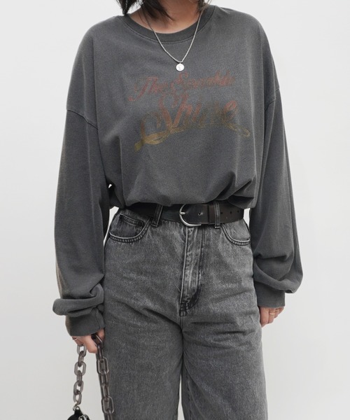 ARCHIVER(アーカイバ)の「【Bz】グラデーションロゴプリントユニセックスBIGロンT/プリント長袖Tシャツ(RZ)(Tシャツ/カットソー・メンズ・オフホワイト/ブラック系その他/ブラック・FREE)」の1枚目の写真