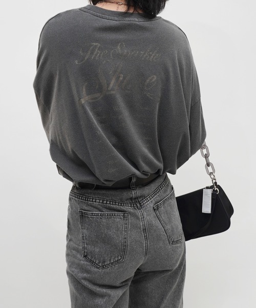 ARCHIVER(アーカイバ)の「【Bz】グラデーションロゴプリントユニセックスBIGロンT/プリント長袖Tシャツ(RZ)(Tシャツ/カットソー・メンズ・オフホワイト/ブラック系その他/ブラック・FREE)」の5枚目の写真