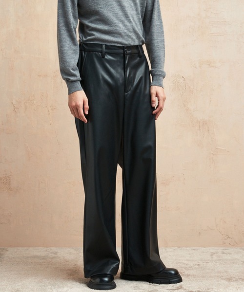 ブラックレザーフレアパンツ TINY】フェイクレザーフレアパンツ｜マークスタイラーアウトレットの