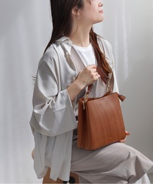 ANEMONE（アネモネ）の「レザー調スクエア2WAYバッグ（ショルダーバッグ）」