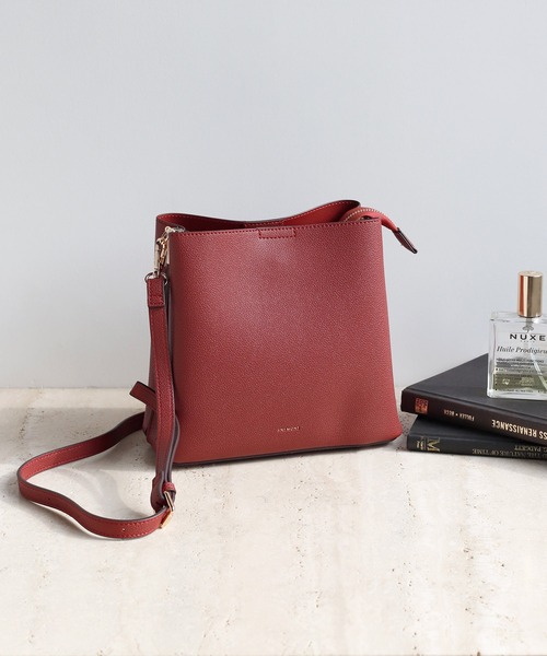 ANEMONE（アネモネ）の「レザー調スクエア2WAYバッグ（ショルダーバッグ・レディース・ブラック/ブラウン系その他/オフホワイト/レッド/ベージュ/ラベンダー/ブラウン/ピンク/グレー・FREE）」の9枚目の写真