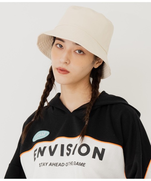 ANAP（アナップ）の「フェイクレザー×ツイルリバーシブルバケットハット（ハット・レディース・アイボリー/ブラック・FREE）」の4枚目の写真