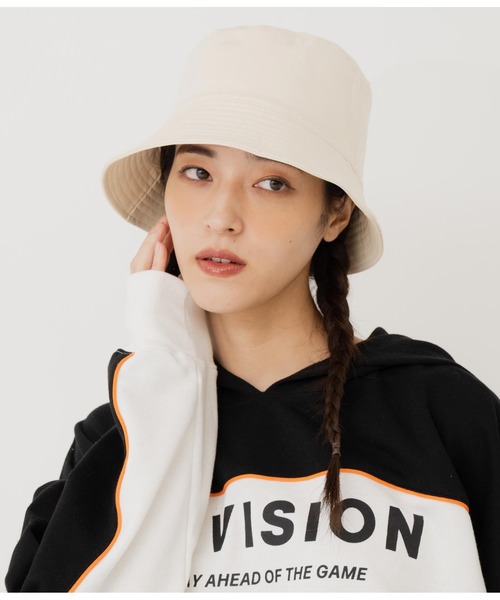 ANAP（アナップ）の「フェイクレザー×ツイルリバーシブルバケットハット（ハット・レディース・アイボリー/ブラック・FREE）」の6枚目の写真