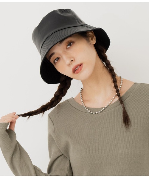 ANAP（アナップ）の「フェイクレザー×ツイルリバーシブルバケットハット（ハット・レディース・アイボリー/ブラック・FREE）」の8枚目の写真