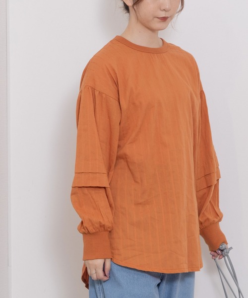 POU DOU DOU(プードゥドゥ)の「タックスリーブプルオーバーシャツ(シャツ/ブラウス・レディース・オレンジ/ターコイズブルー/オフホワイト・3)」の3枚目の写真