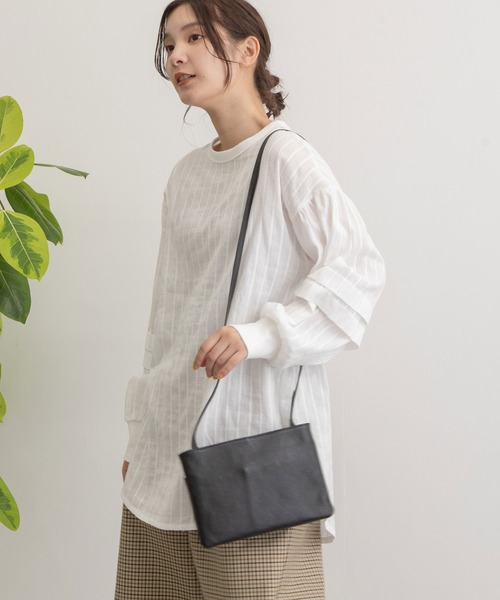 POU DOU DOU(プードゥドゥ)の「タックスリーブプルオーバーシャツ(シャツ/ブラウス・レディース・オレンジ/ターコイズブルー/オフホワイト・3)」の9枚目の写真