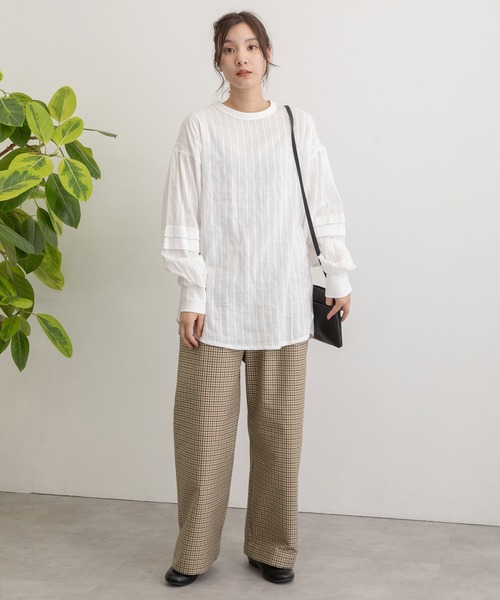 POU DOU DOU(プードゥドゥ)の「タックスリーブプルオーバーシャツ(シャツ/ブラウス・レディース・オレンジ/ターコイズブルー/オフホワイト・3)」の11枚目の写真