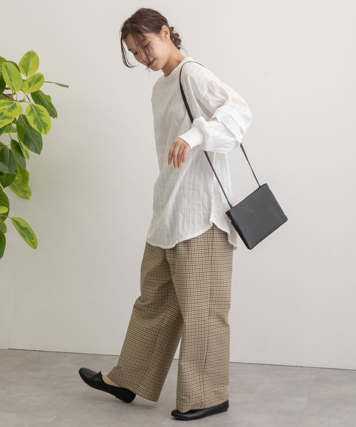 POU DOU DOU(プードゥドゥ)の「タックスリーブプルオーバーシャツ(シャツ/ブラウス・レディース・オレンジ/ターコイズブルー/オフホワイト・3)」の12枚目の写真