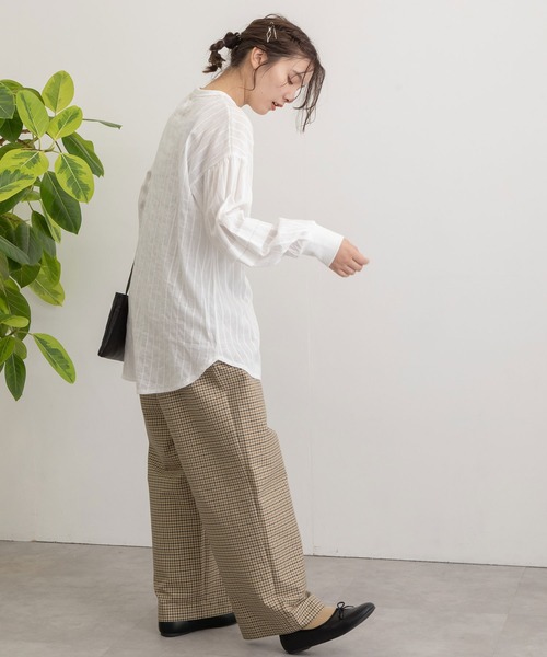 POU DOU DOU(プードゥドゥ)の「タックスリーブプルオーバーシャツ(シャツ/ブラウス・レディース・オレンジ/ターコイズブルー/オフホワイト・3)」の13枚目の写真