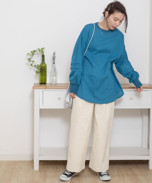 POU DOU DOU(プードゥドゥ)の「タックスリーブプルオーバーシャツ(シャツ/ブラウス・レディース・オレンジ/ターコイズブルー/オフホワイト・3)」の19枚目の写真