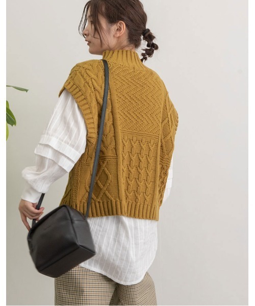 POU DOU DOU(プードゥドゥ)の「タックスリーブプルオーバーシャツ(シャツ/ブラウス・レディース・オレンジ/ターコイズブルー/オフホワイト・3)」の5枚目の写真