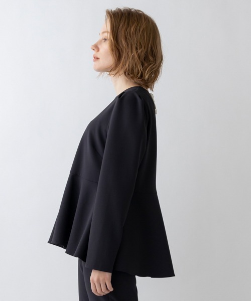 Sono(ソーノ)の「【SONO/ソーノ】【Magical Stretch】バックリボンコンフォートPO(Tシャツ/カットソー・レディース・ホワイト/ベージュ/ブラック・2/1)」の6枚目の写真