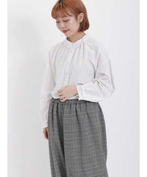 Samansa Mos2(サマンサ モスモス)の「ちびレース襟前開きブラウス(シャツ/ブラウス・レディース・チャコールグレー/グレー/オフホワイト/ブラック・F)」の2枚目の写真