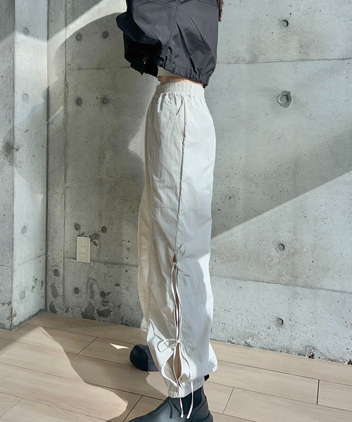 y/m by RIKA（イムバイリカ）の「タフタサイドリボンパンツ（その他パンツ・レディース・ブラック/アイボリー・FREE）」の15枚目の写真